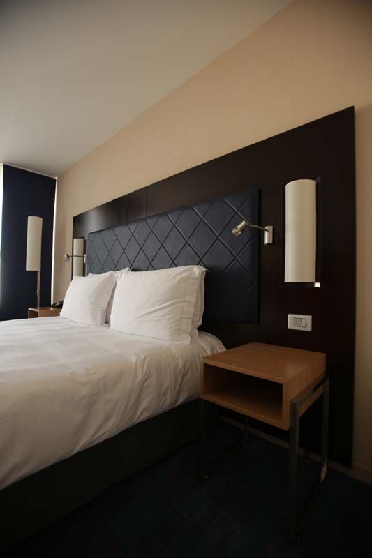Hotel — Metamorfoza pokoju — przed